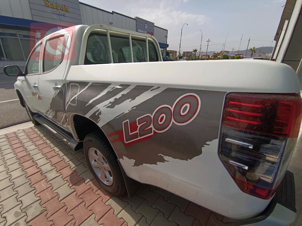 میتسوبیشی L200